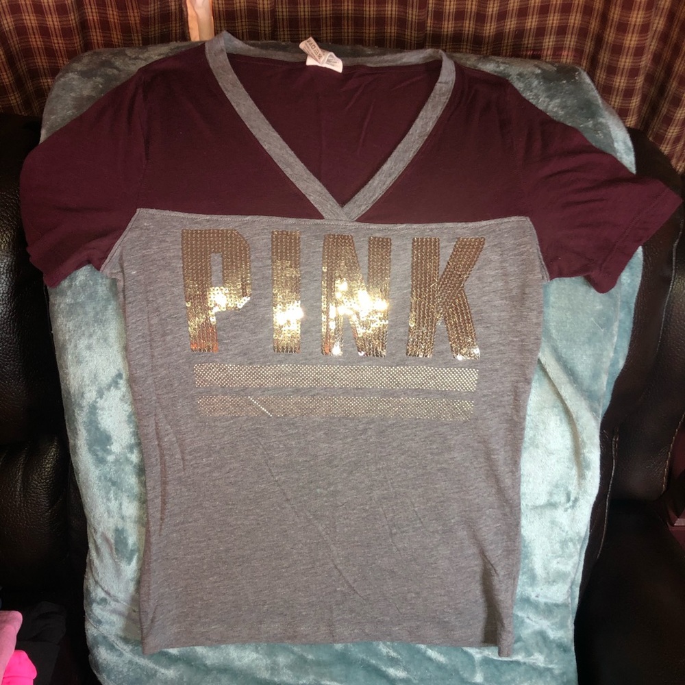 VS Pink Blingy Colorblock Vneck Tshirt Like New